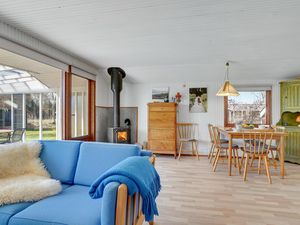 23745936-Ferienhaus-4-Idestrup-300x225-3