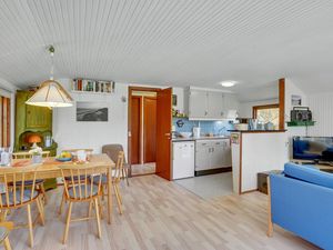 23745936-Ferienhaus-4-Idestrup-300x225-4