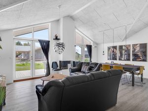 24056749-Ferienhaus-10-Idestrup-300x225-3