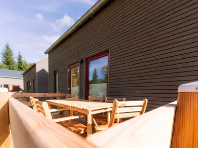 Gartenmöbel auf der Terrasse