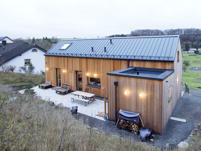 Rückansicht Haus Terrasse