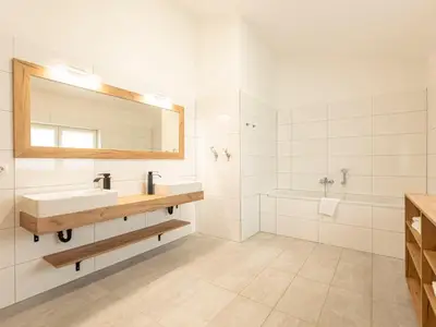 Badezimmer mit Badewanne