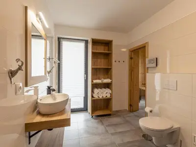 Badezimmer EG mit sauna Zugang