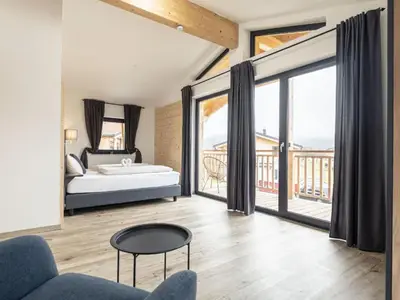 Schlafzimmer mit Doppelbett