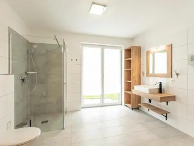 Badezimmer EG mit Zugang zur Sauna