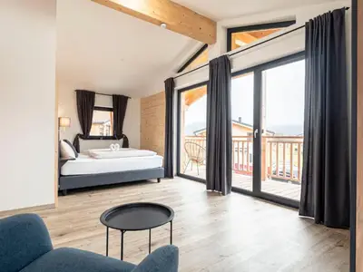 Schlafzimmer mit Doppelbett