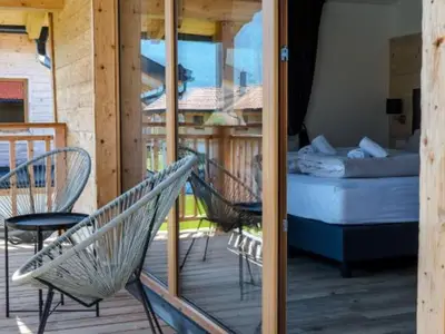 Zugang zum Balkon vom Schlafzimmer aus