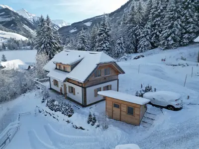 Außenseite Ferienhaus [Winter]