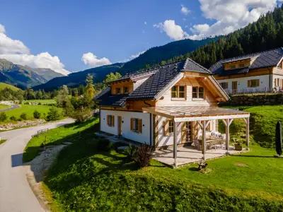 Außenseite Ferienhaus [Sommer]