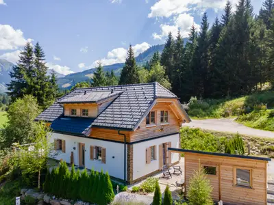 Außenseite Ferienhaus [Sommer]