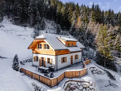 Außenseite Ferienhaus [Winter]