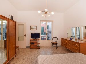 23757623-Ferienhaus-7-Ischia-300x225-4