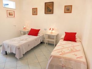 23851411-Ferienhaus-4-Ischia-300x225-1