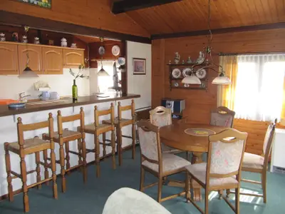 Ferienhaus Erlengrund 31, offene Küche/Essbereich