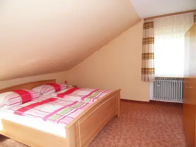 Zi 6: Doppelzimmer im Obergeschoss, Waschgelegenheit (k/w), 18,0 qm