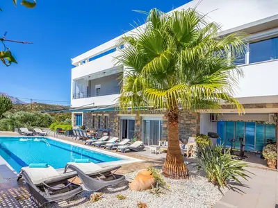 PoolOfHouse