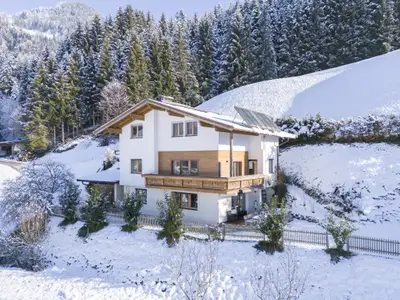 Außenseite Ferienhaus [Winter]