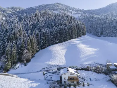 Außenseite Ferienhaus [Winter]