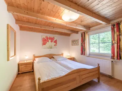 Ferienhaus Himmelblau in Jabel Blick in eines der Schlafzimmer