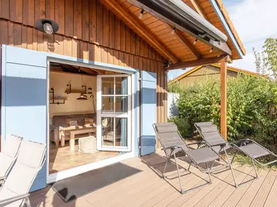 Ferienhaus Blau am See Blick ins Haus von der Terasse