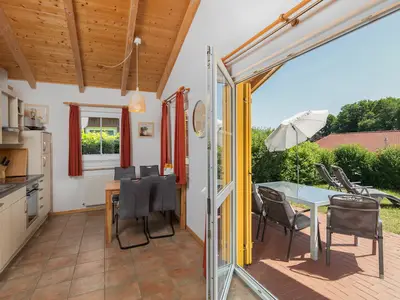 Ferienhaus Sonnenschein in Jabel Wohnzimmer mit Terrassen Zugang