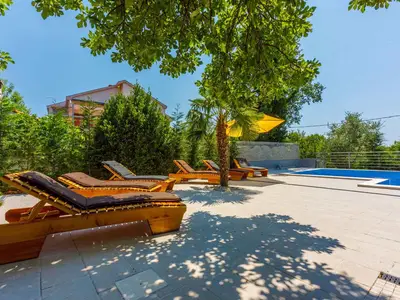 Ferienhaus für 14 Personen (200 m²) in Jadranovo 9/10