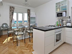 24002411-Ferienhaus-10-Jadranovo-300x225-5