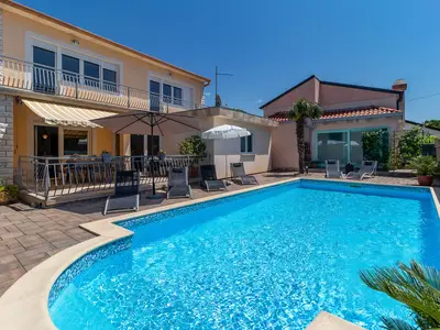 Ferienhaus für 8 Personen (170 m²) in Jadranovo 2/10
