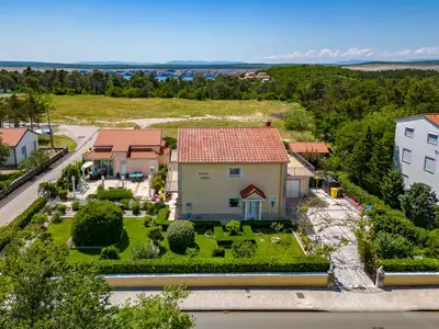 Ferienhaus für 8 Personen (170 m²) in Jadranovo 9/10