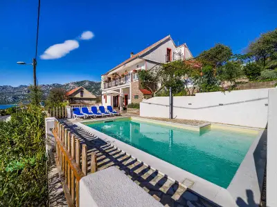 Ferienhaus für 12 Personen (173 m²) in Jasenice 1/10