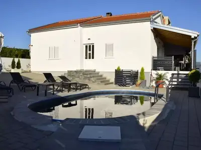 Ferienhaus für 6 Personen in Jasenice 1/10