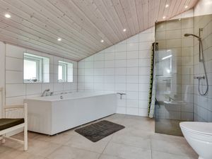 23864290-Ferienhaus-10-Juelsminde-300x225-5