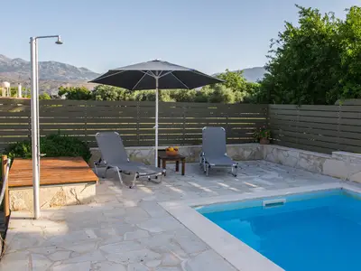 PoolOfHouse