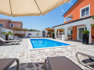 Ferienhaus für 8 Personen (197 m²) in Kaldanija 1/10