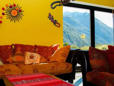 Wohnzimmer mit Blick auf Terasse