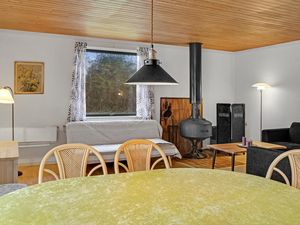 23746429-Ferienhaus-5-Kalvehave-300x225-5