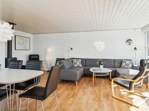 23824058-Ferienhaus-6-Karrebæksminde-300x225-2