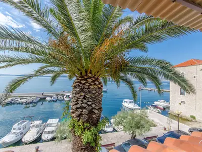 Ferienhaus für 8 Personen (120 m²) in Kastel Luksic 2/10