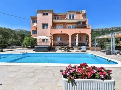 Ferienhaus für 12 Personen in Kastel Luksic 1/10