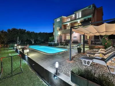 Ferienhaus für 12 Personen in Kastel Luksic 3/10
