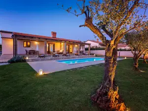 Ferienhaus für 8 Personen (125 m²) in Kaštelir