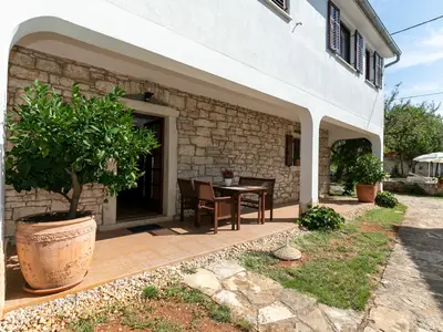 Ferienhaus für 8 Personen (130 m²) in Kaštelir 7/10