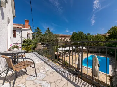 Ferienhaus für 8 Personen (130 m²) in Kaštelir 9/10