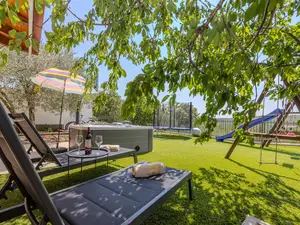 Ferienhaus für 8 Personen (115 m²) in Katuni