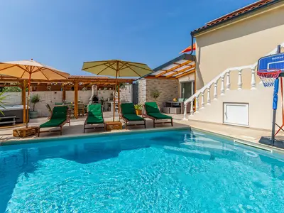 pool