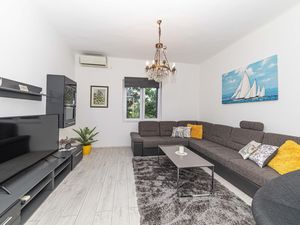 23733746-Ferienhaus-8-Kaštel Kambelovac-300x225-2