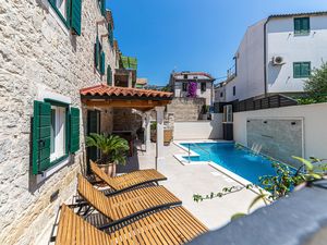 23767144-Ferienhaus-8-Kaštel Sućurac-300x225-1