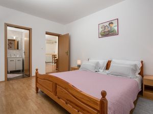 23845831-Ferienhaus-6-Kaštelir-Labinci-300x225-3