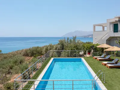 PoolOfHouse