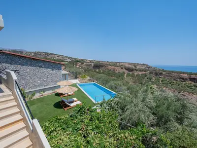 PoolOfHouse